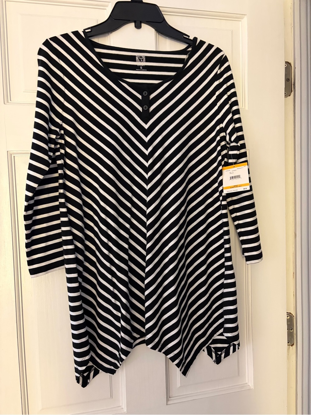 Sporto Black & White Chevron V-Neck Tunic